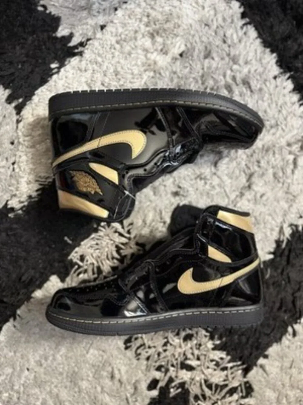 Jordan 1 High OG Black Metallic Gold 2020 Sz 10